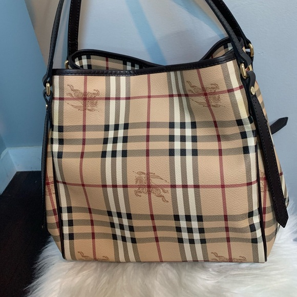 Authentic Burberry shoulder bag with removable zippered pouch. 2 in 1! - Picture 11 of 16